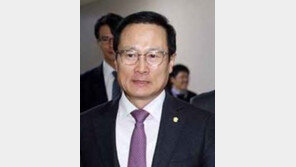 문재인 “홍영표, 머리도 많이 빠져…얼마나 힘들었을까” 격려