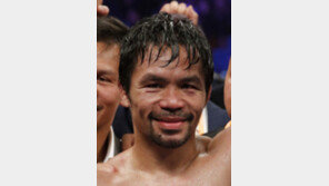 타이틀 방어 파키아오 “메이웨더 돌아오라”