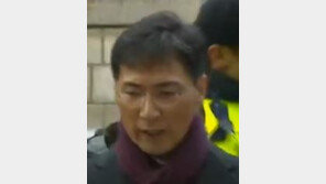 [속보]안희정, 법원 출석…기자들 질문에 ‘묵묵부답’