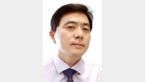 [오늘과 내일/이기홍]돼지들은 언제까지 견뎌야 하나