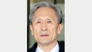 ‘군 댓글공작’ 김관진, 1심서 징역 2년6개월…법정구속은 안 해
