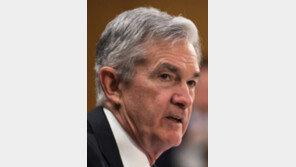 파월 “트럼프는 나를 해고 못해… 기준금리 인상 서두르지 않을것”