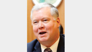 “비건, 中 방문해 북-미협상 재개 논의중”