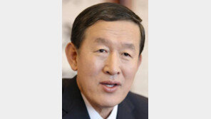 허창수 회장, 전경련 수장 자격… 文정부 청와대 공식행사 첫 참석