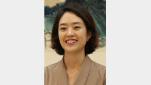 靑대변인에 고민정… 2개월만에 또 승진