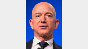 베이조스 사무실 군용 총기에도 끄떡없게 만들어