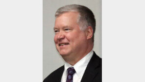 [단독]‘대북 식량지원’ 말 아낀 비건, 제재강화 강조하고 떠났다