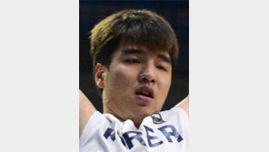 김종규 ‘12억7900만원 덩크’… 프로농구 사상 최고액 DB 유니폼