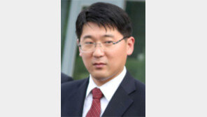 김정은 새 통역, 美 로드먼 방북때도 수행