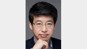 누가 이득을 보는가[오늘과 내일/허진석]