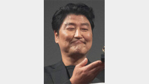 송강호, 로카르노영화제 ‘엑설런스 어워드’ 亞배우 첫 수상