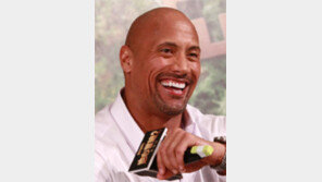 드웨인 존슨, 가장 돈 많이 버는 배우… 작년 1079억원