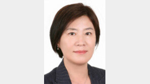 멈출 수 없는 ‘그 동영상’과의 싸움[기고/김희경]