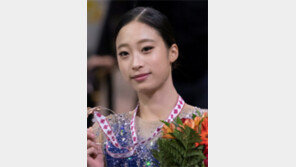 피겨 유영, 시니어 그랑프리 데뷔전 동메달