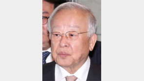 손경식 “30년 전 노동법, 기업 경쟁력 떨어뜨려”
