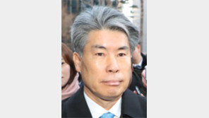 ‘낙하산 논란’ 윤종원 기업은행장 29일 취임