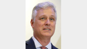 오브라이언 “北 움직임 따라 대응 조절할 것… 핵포기하라” 경고