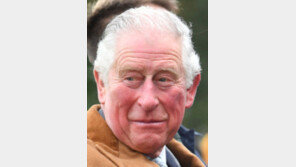 찰스 왕세자 코로나 후유증… “후각-미각 아직 안돌아와”