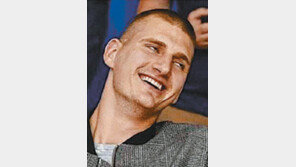 조코비치와 만난 NBA 요키치도 확진