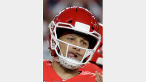 슈퍼볼 MVP 머홈스, 5억달러 ‘슈퍼 사인’