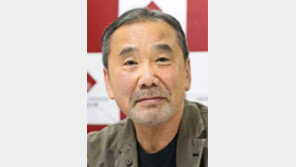 무라카미 하루키 “코로나 위기, 간토대학살처럼 흘러갈수도”