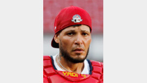 꼬이기만 하는 김광현… 단짝 포수 몰리나 확진