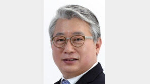 조응천 “말로는 민생, 몸은 과거사-검찰에”