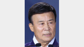 김원웅 이번엔 “백선엽은 사형감”… 野 “증오의 굿판 벌여”