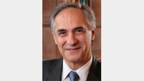 6조원 모금… 시카고大 키운 지머 총장 15년만에 물러난다