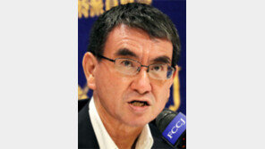 ‘포스트 아베’ 후보인 고노, 모계 일왕 가능성 언급