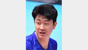 지난시즌 1위 우리카드 초청팀 상무에 진땀승