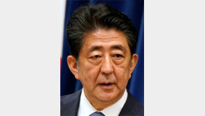 아베, 도쿄대 아닌 게이오대병원 간 까닭은…