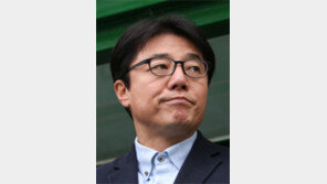 8개월만에 날개 접은 황새