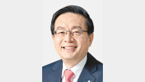 디지털 진두지휘 나선 손태승 “하루 절반 디지털 부문서 근무” 