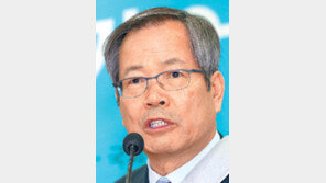 “北 BDA계좌 동결때 수출입銀 통한 송금案 법무장관이 반대하자 문재인 실장 크게 화내”