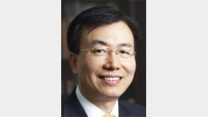 김석수 동서식품 회장 12억 주식 기부