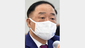 與 “대주주 3억 근거 뭐냐” 洪 “그럼 법인세는 왜 25%로 올렸냐”