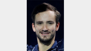 메드베데프, 세계 1∼3위 모두 꺾고 ‘ATP 왕중왕’