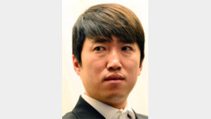 개그맨 장동민 집-차에 26차례 돌 던진 40대 구속