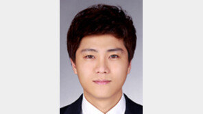 불길 노숙인 향해… 車에서 내려 달려간 義人