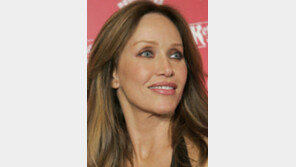 ‘본드걸’ 타니아 로버츠, 사망 오보 소동 하루만에 숨져 