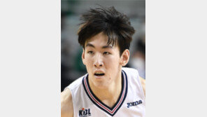 쏘고 막고… 22세 서명진, 양동근이 어른어른