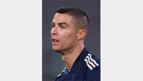 15시즌째 15골… 호날두 또 날다