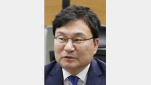 [단독]檢 “이상직 의원 100억대 횡령 등 공범… 곧 조사”