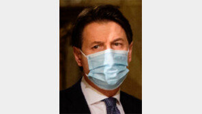 콘테 이탈리아 총리 사임… 코로나 와중에 정치혼란 가중