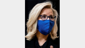 美공화당 지도부 ‘트럼프 탄핵 찬성한 의원 문책’ 거부