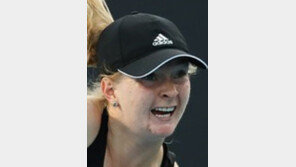 [스포츠 단신]‘네 손가락 테니스’ 존스, WTA 본선 첫승