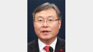 “신현수, 文대통령이 아끼는 유일한 檢출신 인사”