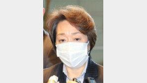 日올림픽조직위장, ‘여성 비하 男’ 물러나니 이번엔 ‘강제 키스 女’