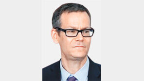 美 국방차관 지명자 “대북 강력 제재 계속해야”